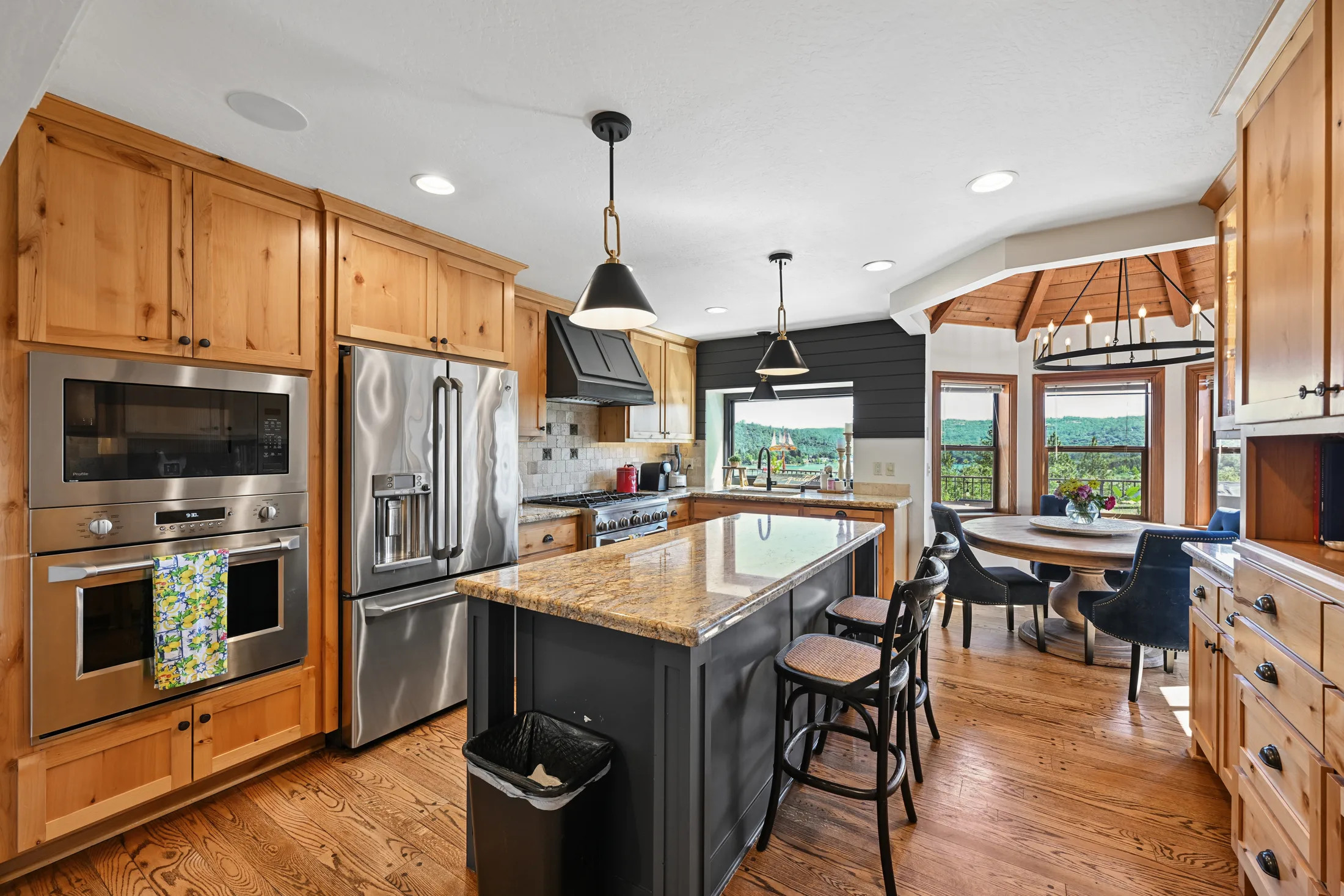 Echo Blue Drive · Kitchen detail