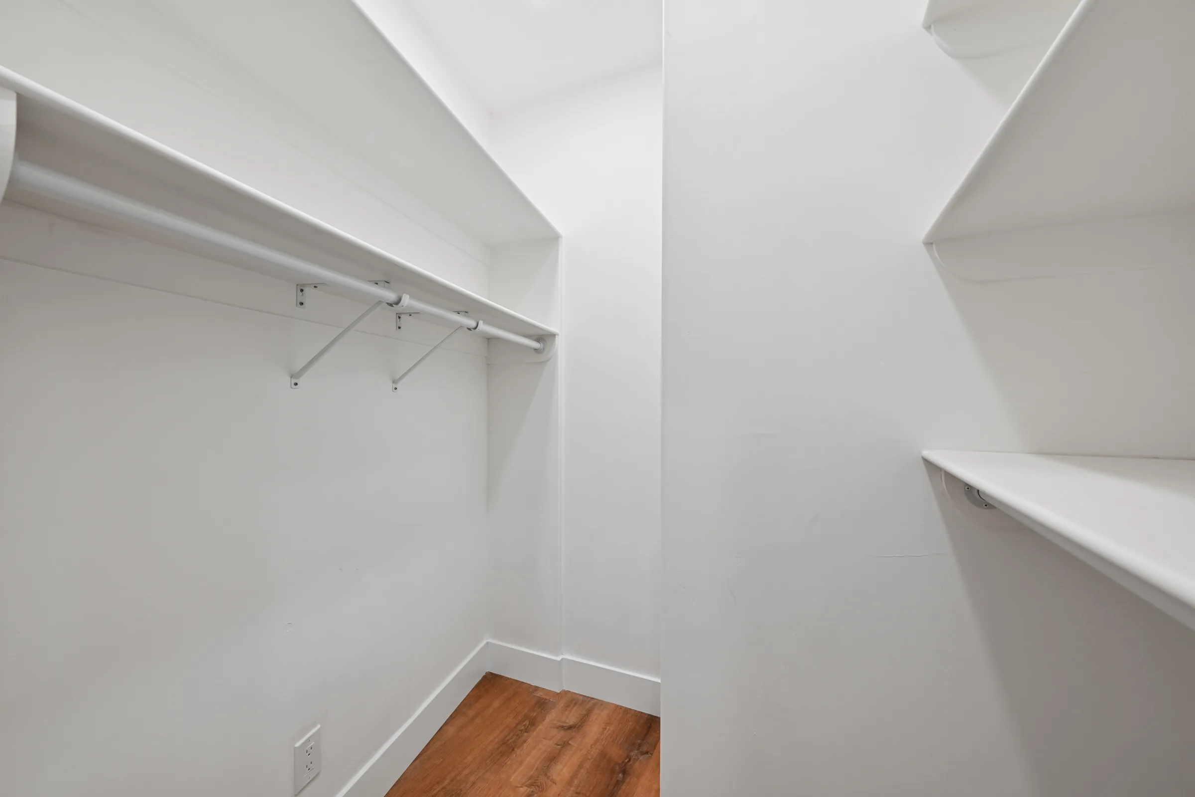 6th Street · Primary closet